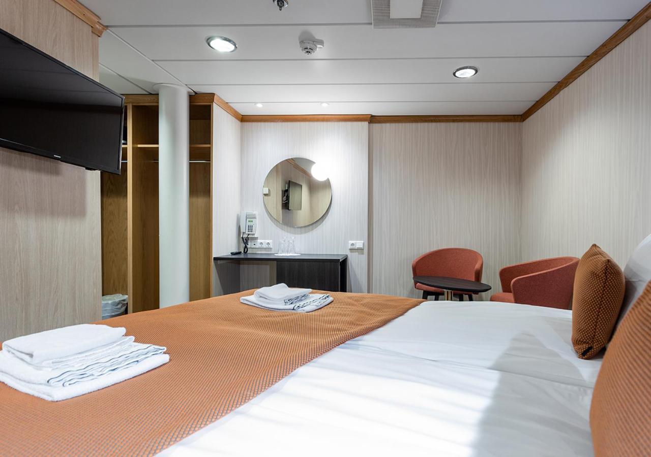Viking Line Ferry Gabriella - One-Way Journey From Helsinki To Stockholm Hotel Room photo